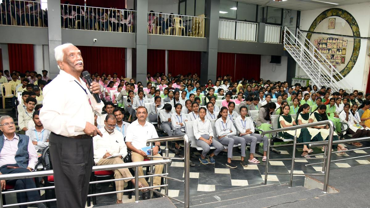 Students urged to stay away from drugs, dependence on mobile phones