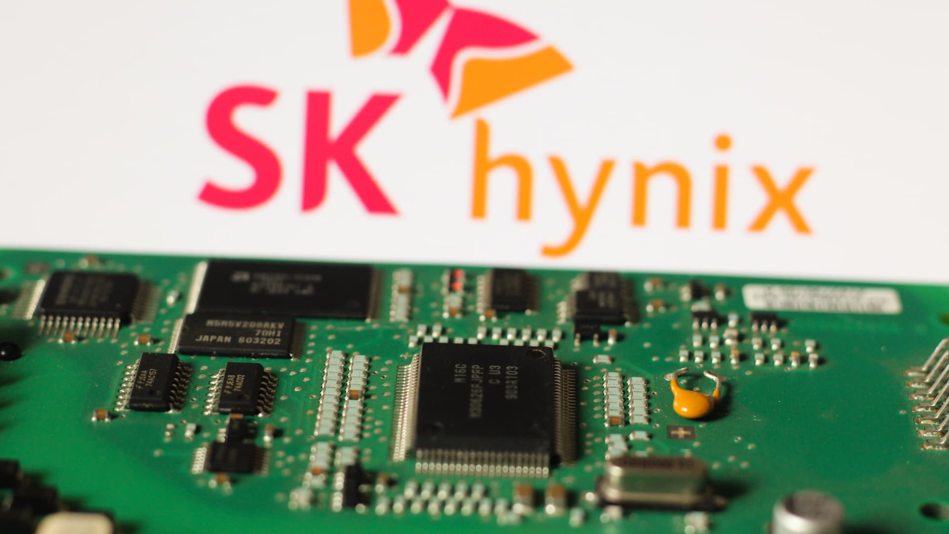 SK Hynix hits $1 trillion valuation as AI boom lifts South Korean chip stocks
