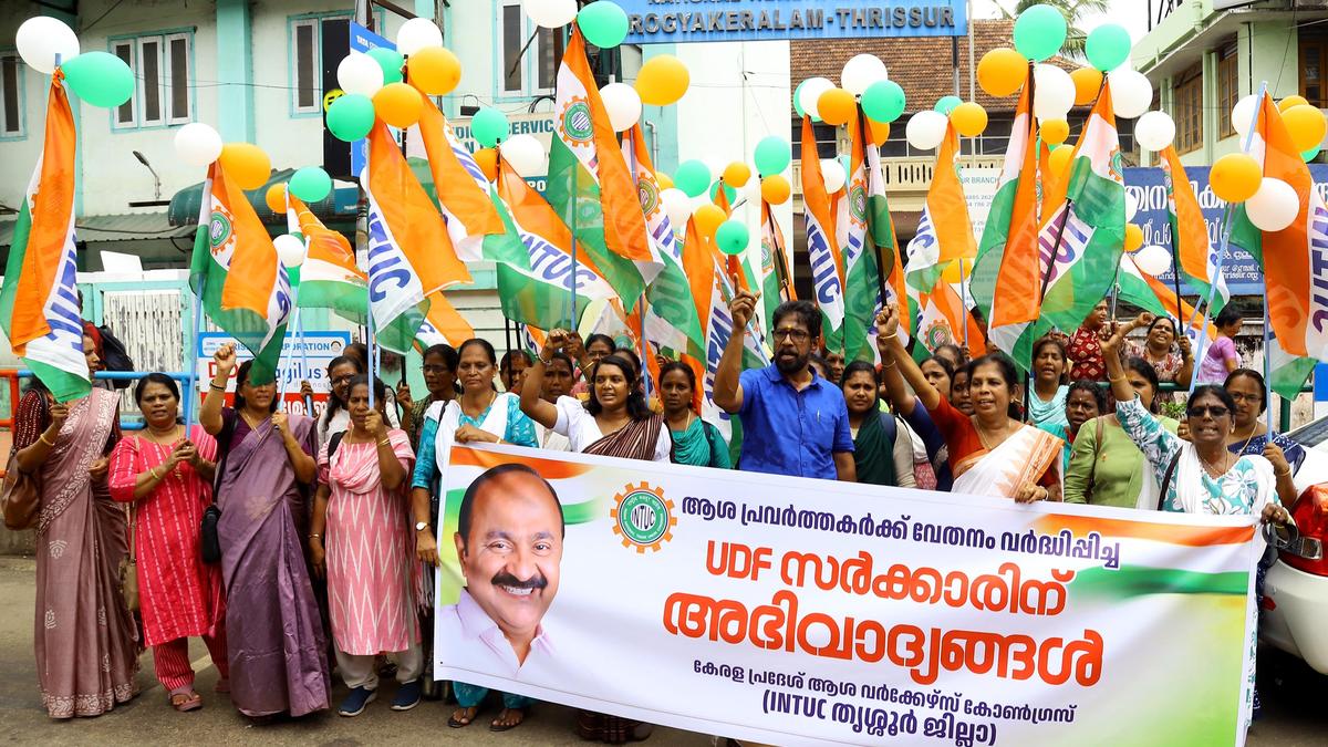ASHA workers hold celebratory march in Thrissur to welcome hike in honorarium