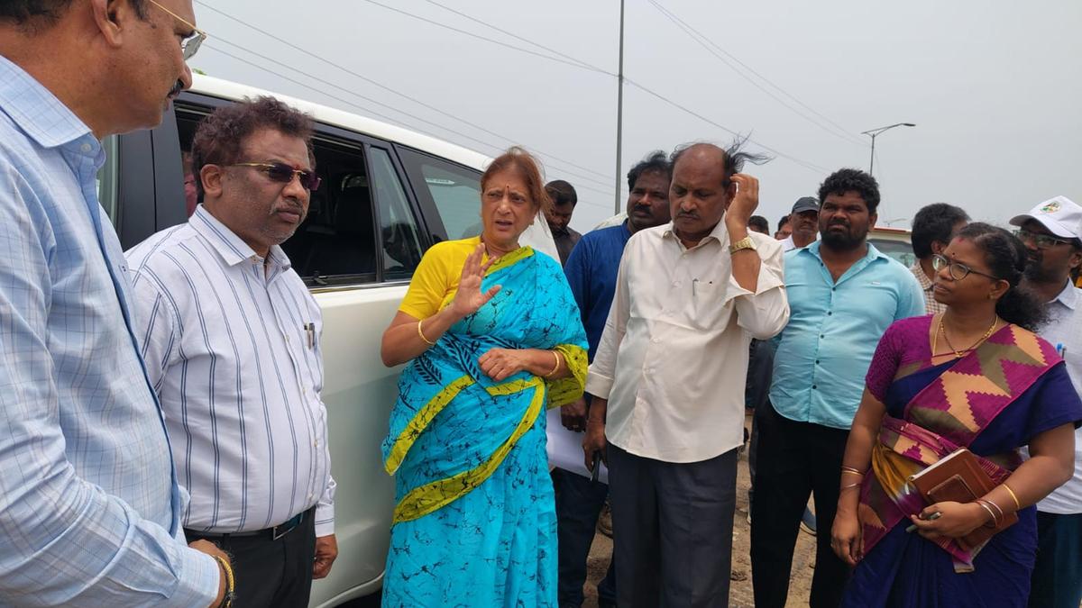 ‘Remove obstructions for free flow of water in Amaravati’: ADC