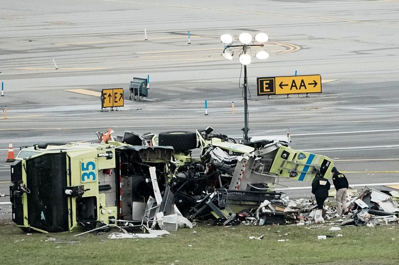 US FAA to equip its airport vehicles with transponders