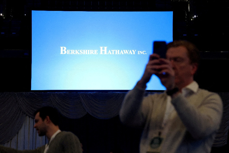 Berkshire buys Delta, more Alphabet; sheds Amazon, UnitedHealth, Visa and Mastercard