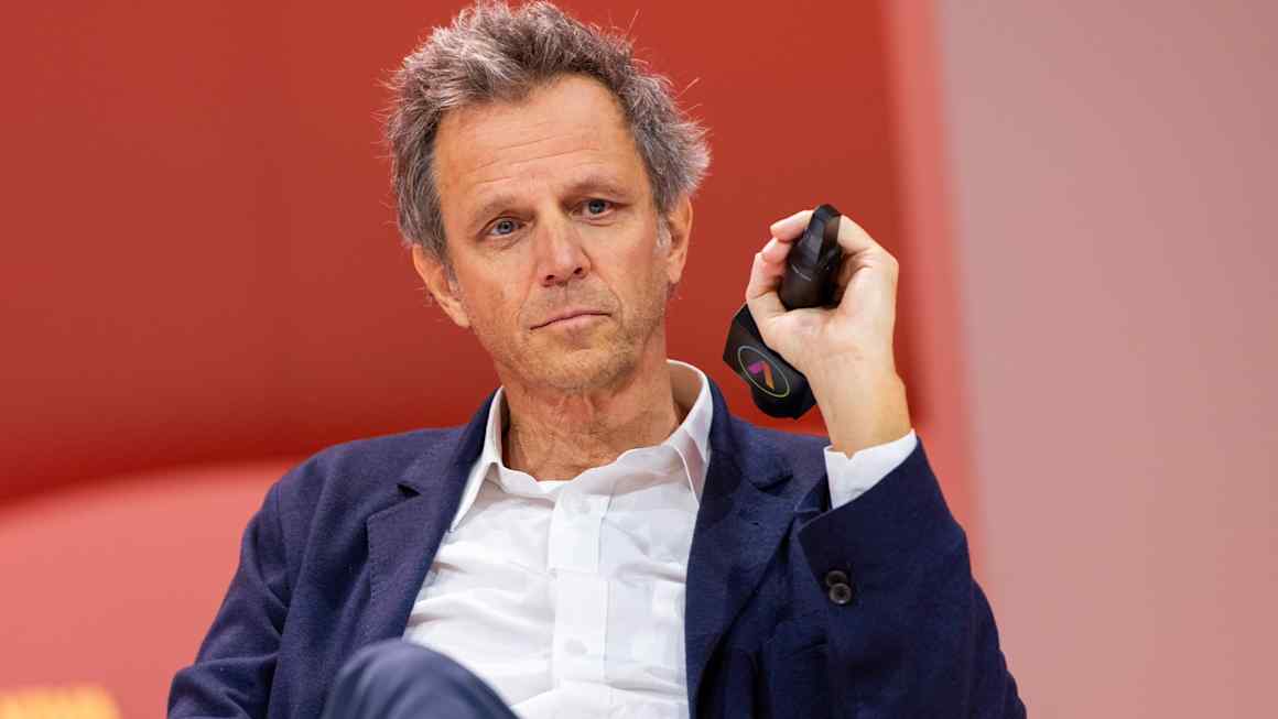 Publicis to buy US data company in $2.2bn deal as it deepens AI marketing push