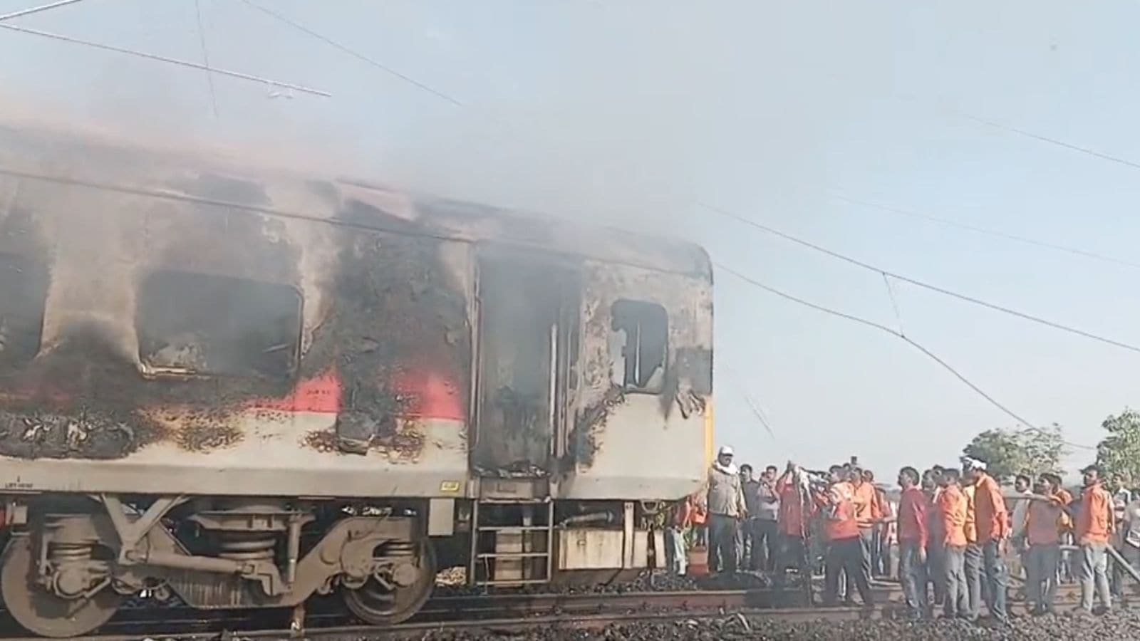 Fire breaks out in coach of Rajdhani Express in MP’s Ratlam; no casualties