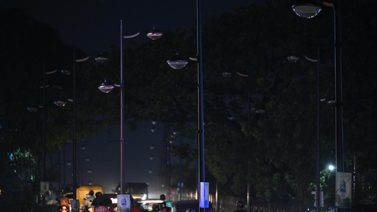 Kochi Corpn. to issue notice to CSML over streetlight maintenance