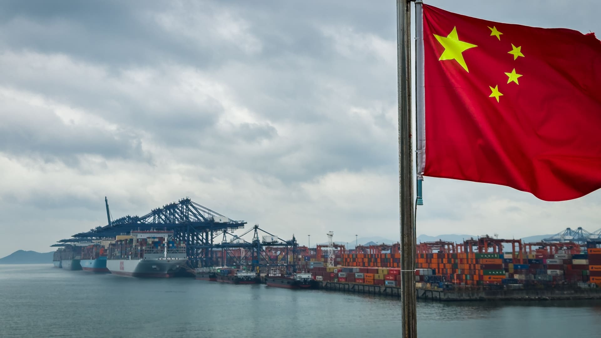 Why Wall Street banks and foreign borrowers are rushing to tap China’s cheap money