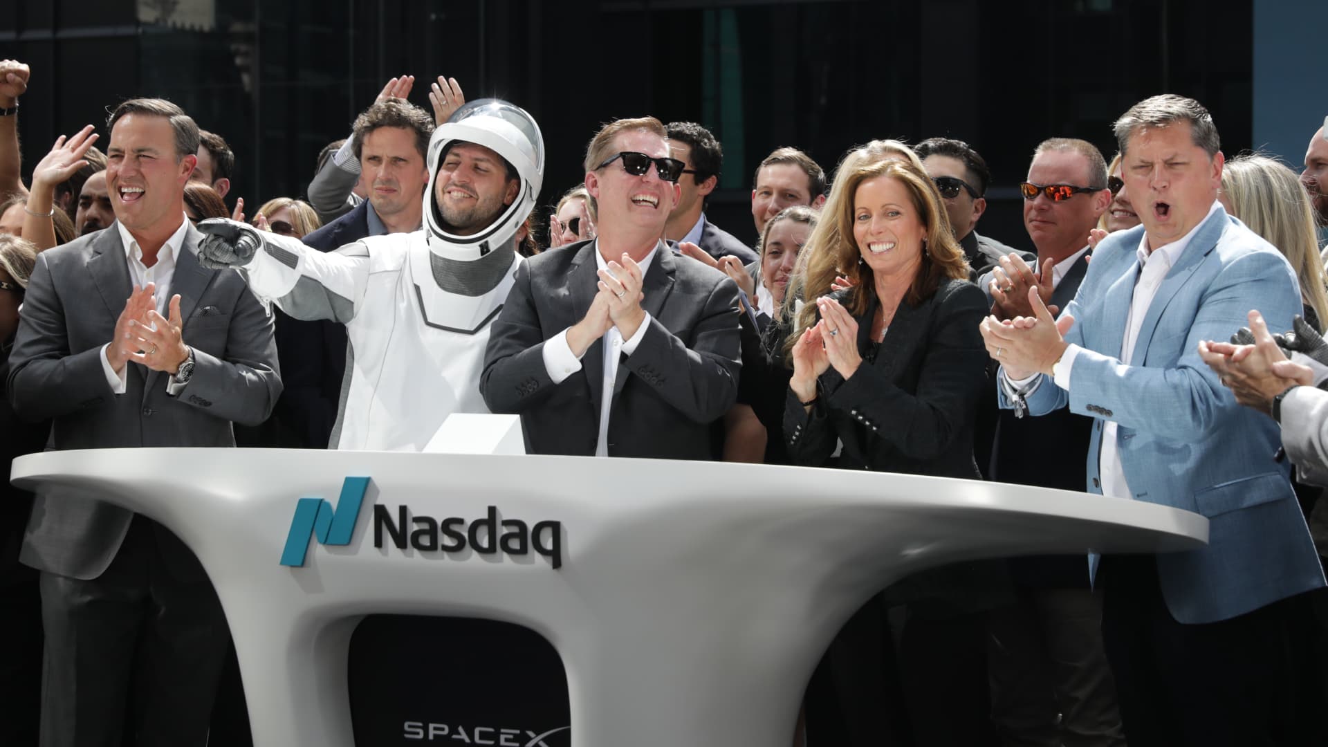 SpaceX IPO sticks the landing. Here’s what investors are saying about its epic first trading day