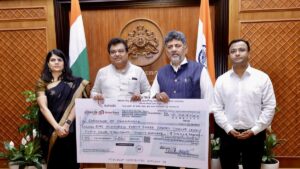 KSIIDC hands over ₹143 crore dividend to government of Karnataka