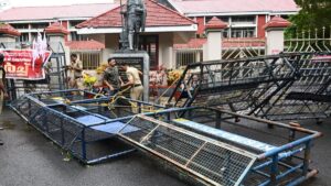 SFI alleges ‘saffronisation’ of higher education, protests at MG University