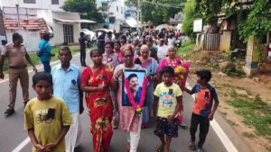 Residents of actor-director Bhagyaraj’s native Vellankovil village hold candlelight procession in his memory