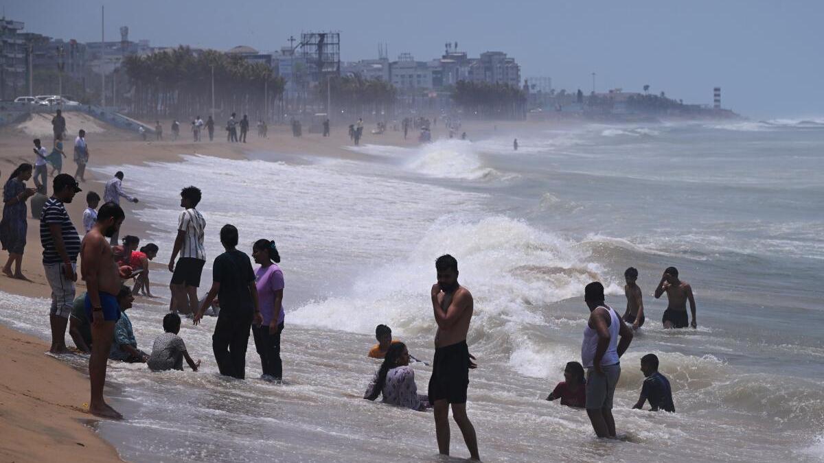 Mercury tops 40°C again in Vizag and Anakapalli, Vechalam hottest at 43.89°C