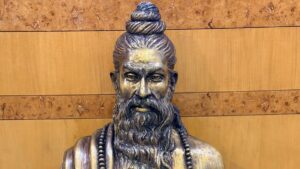 Bronze statue of Maharishi Sushruta made in Swamimalai unveiled at Royal College of Surgeons of Edinburgh