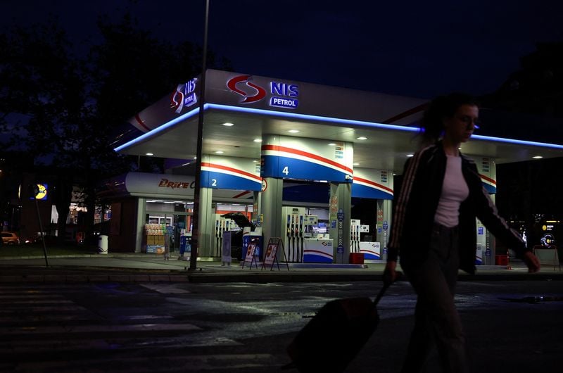 US gives Hungary’s MOL more time for talks to buy Serbian oil firm NIS