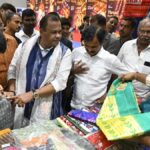 Thread by thread, Pochampally’s weavers bring a living tradition to Hyderabad