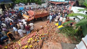 3 students killed as speeding tipper crashes into bus stop in Kerala’s Kottarakara