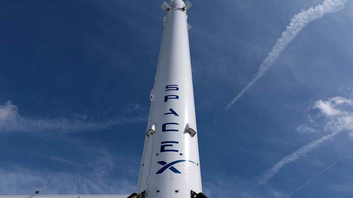 SpaceX pitches investors $1.8tn valuation in historic IPO