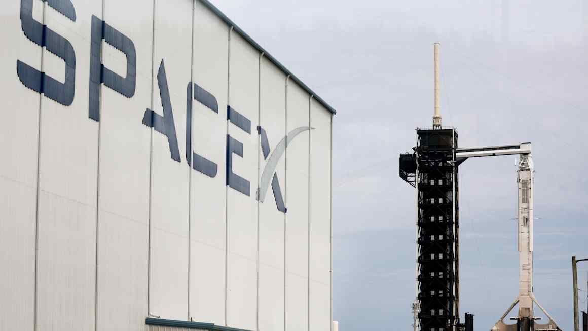 SpaceX sheds $400bn in market value as debut rally hits reverse