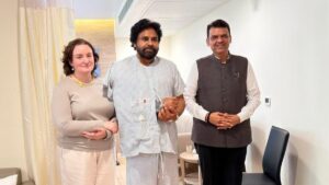 Fadnavis visits Pawan Kalyan in Mumbai hospital after shoulder surgery