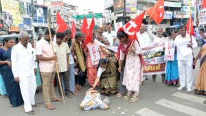 Kalaburagi: CPI(M) protests detention of Sonam Wangchuk, seeks Education Minister’s resignation