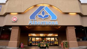 Albertsons stock plunges as it says weaker grocery spending will cut into sales and earnings