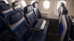 United Airlines’ new upsell: Keeping other travelers out of the middle seat