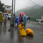 Pilgrimages to shrines in J&K stay suspended for 3rd day amid hostile weather