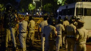Lawyers back protesters, urge PM to order probe on police crackdown