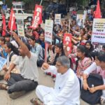 Protest held in Davangere to condemn lathi-charge on students in Delhi