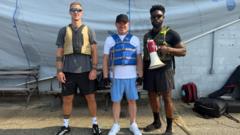 Rooney, Hart and Richards row down Hudson River