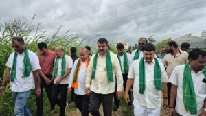 BJP delegation visits farm fields in Hassan