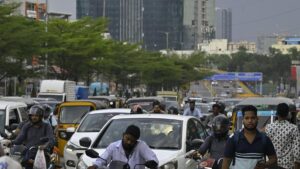 Day 1 of IIIT junction diversions forces over 10,000 IT employees onto longer routes, triggers congestion