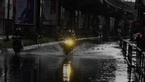 Heavy rains batter several parts of Kerala; riverbank residents put on alert