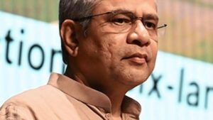 Former Karnataka Chief Minister Jagadish Shettar seeks Bengaluru-Mumbai Vande Bharat sleeper train