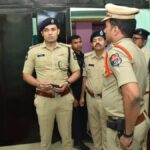 Armed dacoits attack elderly couple, decamp with 66 tola gold ornaments, ₹21 lakh cash from house in Karimnagar