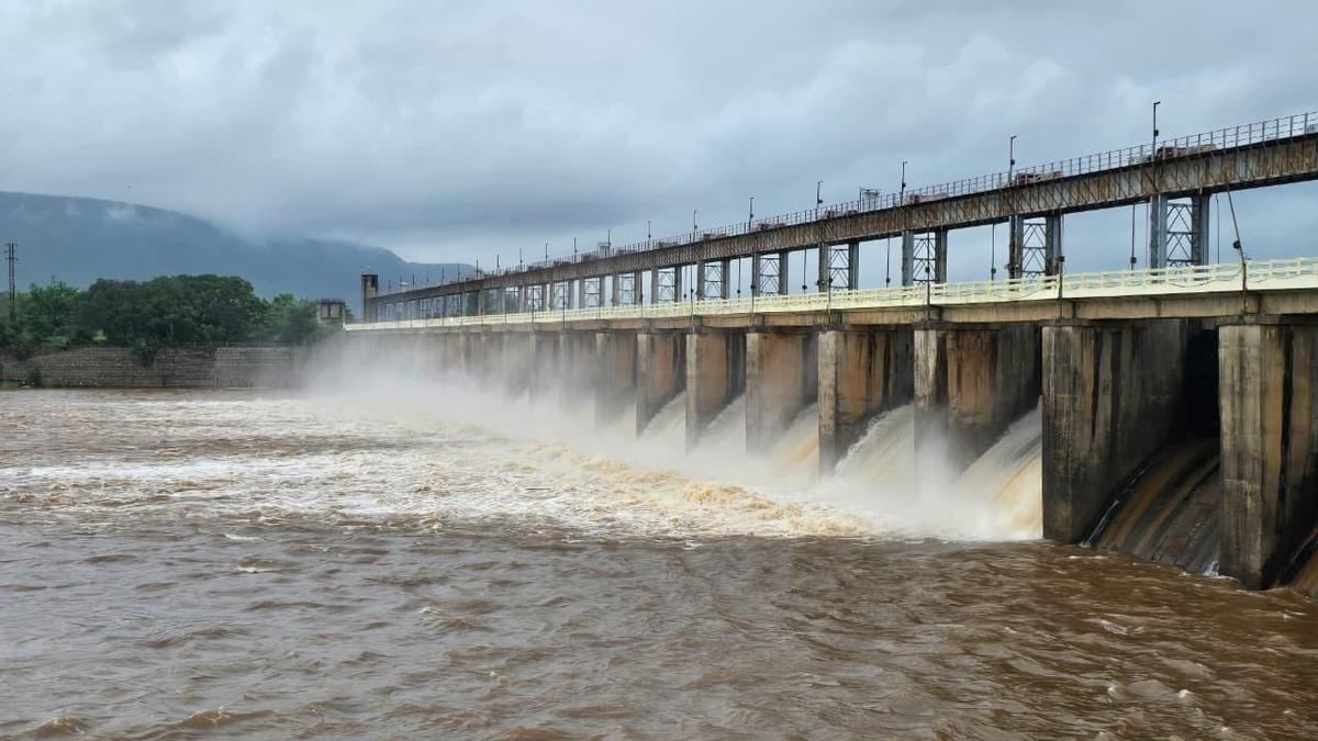 Taliperu reservoir gets fresh inflows, 15 gates opened