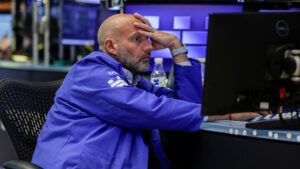 Treasury yields rebound, wiping out the decline following Bessent’s intervention