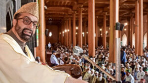 Mirwaiz backs NC MP, demand for J&K statehood, Article 370