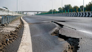 ‘Slippages reveal design flaw on Kanpur-Lucknow e-way’