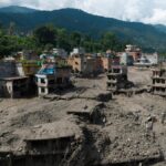 Ensure all necessary preparations, maintain vigilance in view of the severe flood in Nepal: U.P. CM to officials