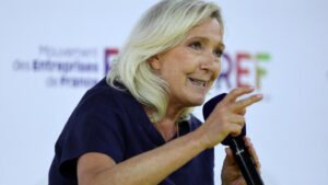 Marine Le Pen’s National Rally plans to “sanction” the wearing of the veil with a fine