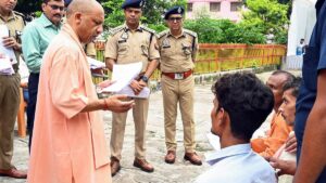Samajwadi Party ‘gang of dacoits’, should apologise for ‘loot’ of Uttar Pradesh exchequer, says Adityanath