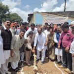 A.J. Mudhol’s life of struggle an inspiration to present generation: Prasad Abbayya