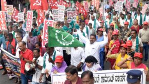 Farmers, trade union activists court arrest as part of ‘Corporates, Quit India’ agitation in Mysuru
