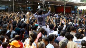 Arts festivals’ marks should be displayed electronically on stage: panel