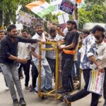Students in Bihar break through barricades in bid to gherao CM residence, police use water cannons