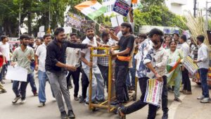 Students in Bihar break through barricades in bid to gherao CM residence, police use water cannons