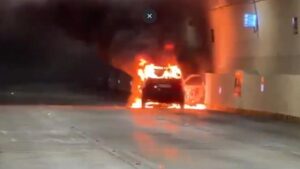 1 burnt to death after moving car catches fire at Venganoor in Thiruvananthapuram