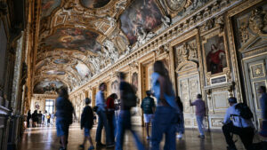 Two arrested for Louvre stunt ‘for fun’ in Mona Lisa hall