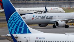 Airlines waive change fees ahead of nor’easter as flight delays trickle in