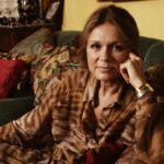 A living room unlike any other—how to gather and connect like Gloria Steinem, says expert
